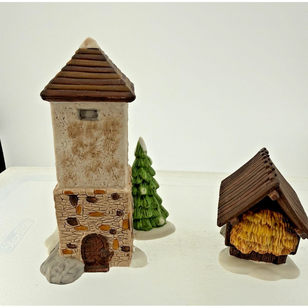 Department 56 Heritage Village Silo and Hay Shed Set of 2 Farm Accessory 5950-1